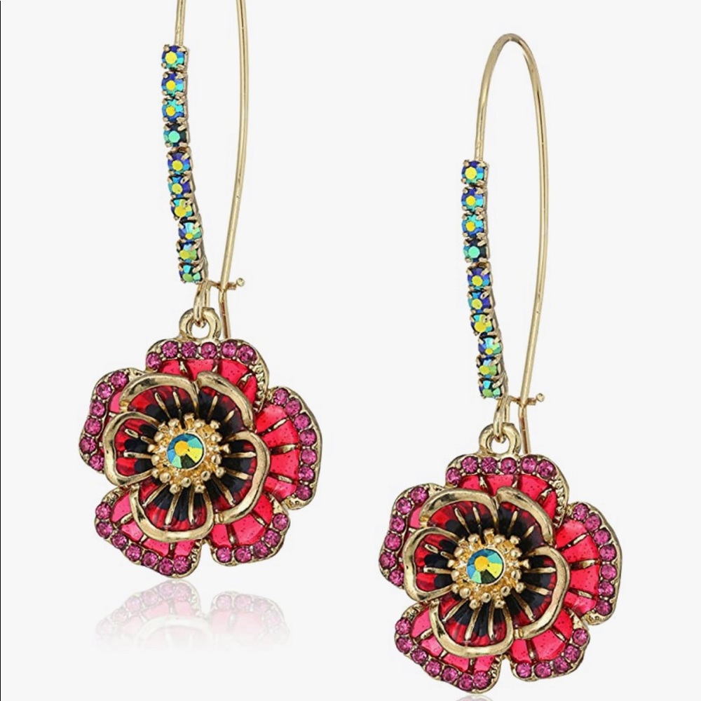 NWT Georgeous Betsy Johnson dangling earrings never been worn